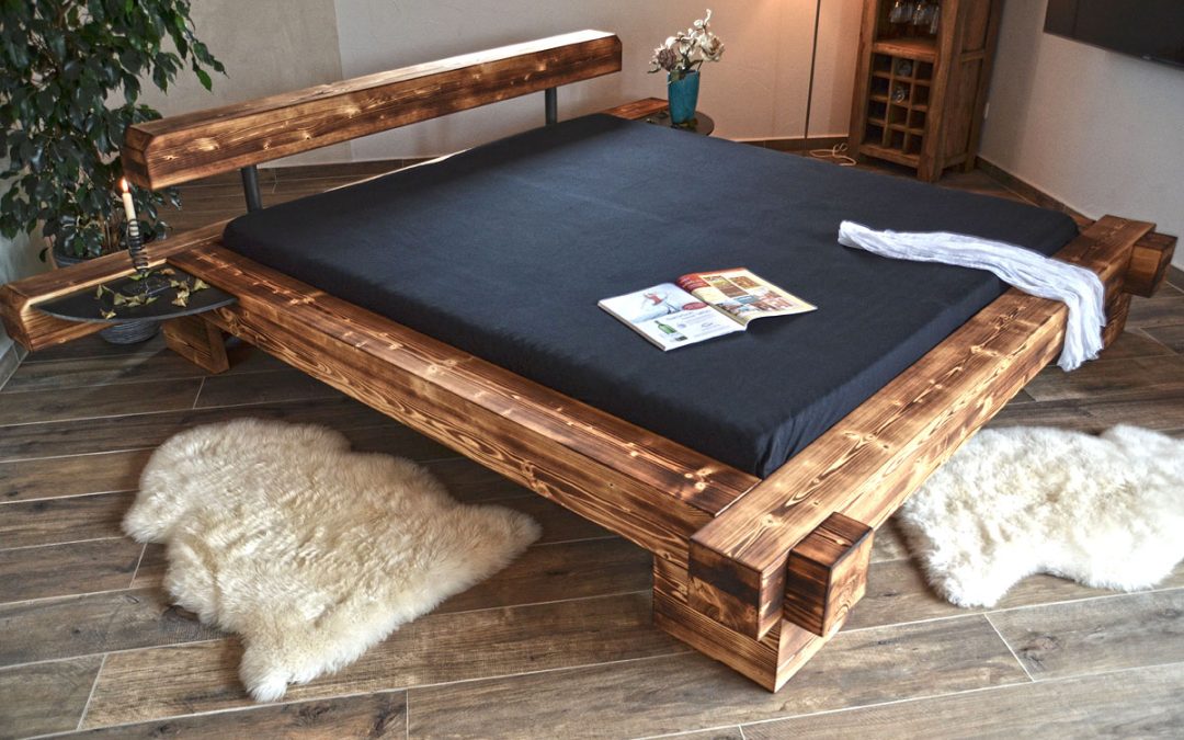 Balkenbett Chiemsee mit Nachttischen aus Metall